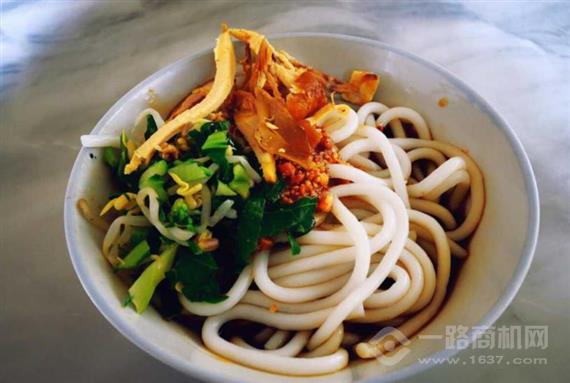 云朵朵鲜汤米线