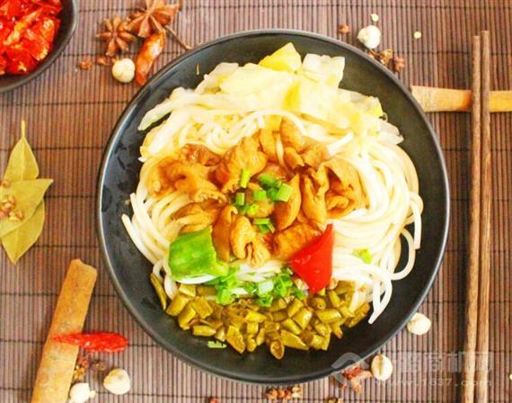 小孔哥津市牛肉粉