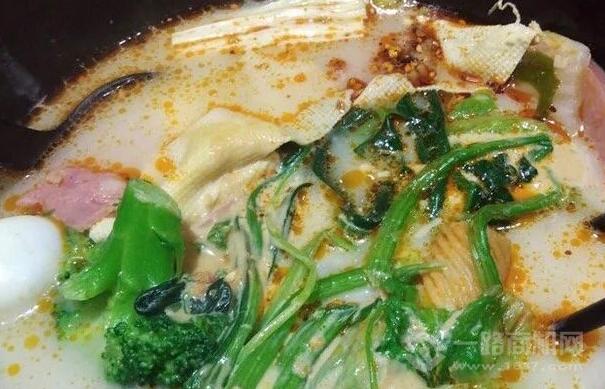 龙夹客麻辣烫加盟