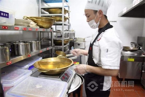 麻辣重點(diǎn)火鍋加盟