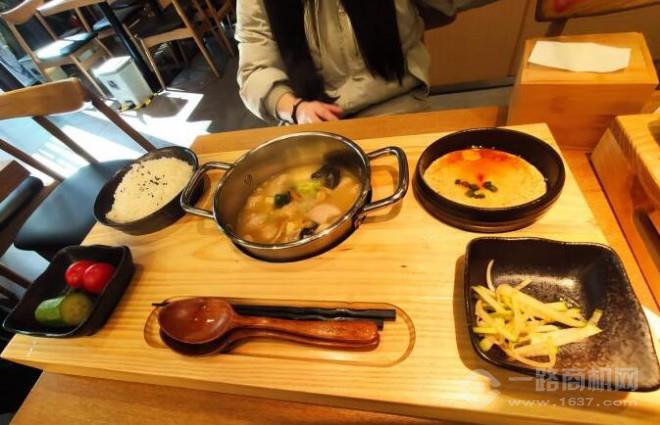 米小六花膠雞米飯加盟