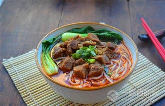 伊鼎湘常德牛肉粉