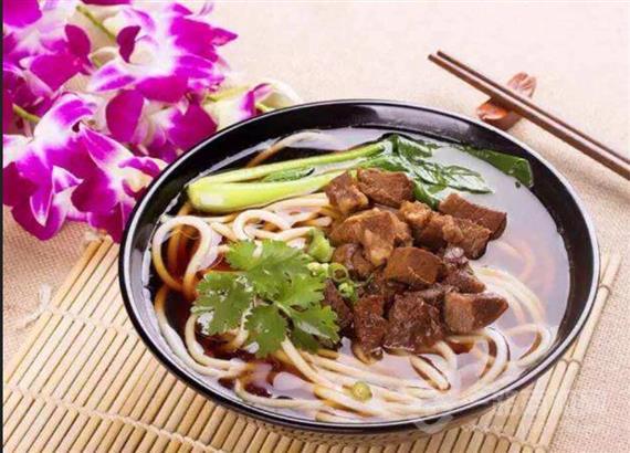 伊鼎湘常德牛肉粉