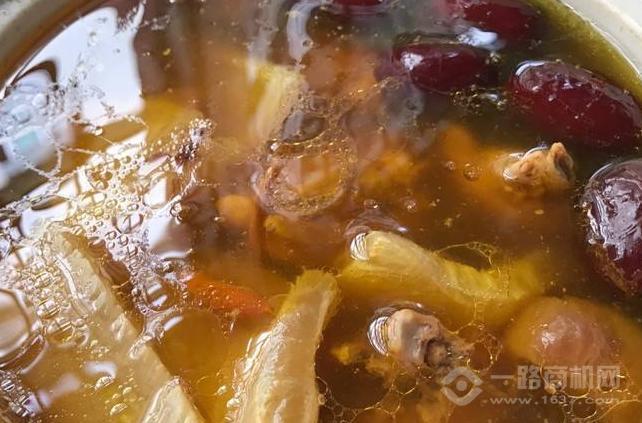 肥龍?zhí)没z雞火鍋