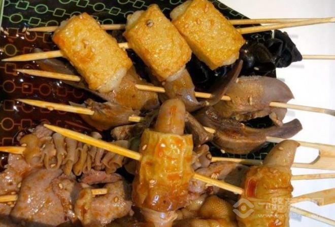 哎喲麻呀川鹵小吃鋪