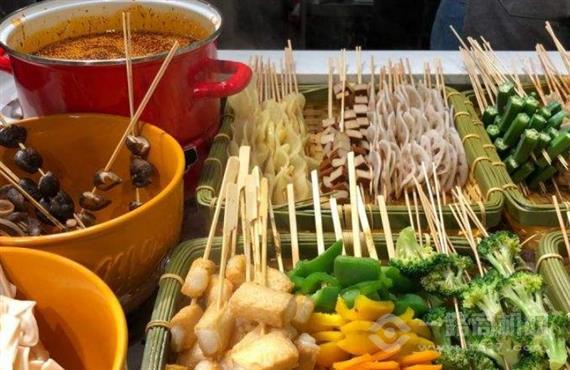 哎哟麻呀川卤小吃铺