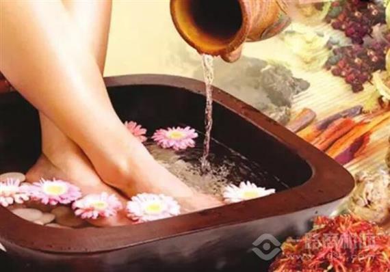 藏景霞足浴