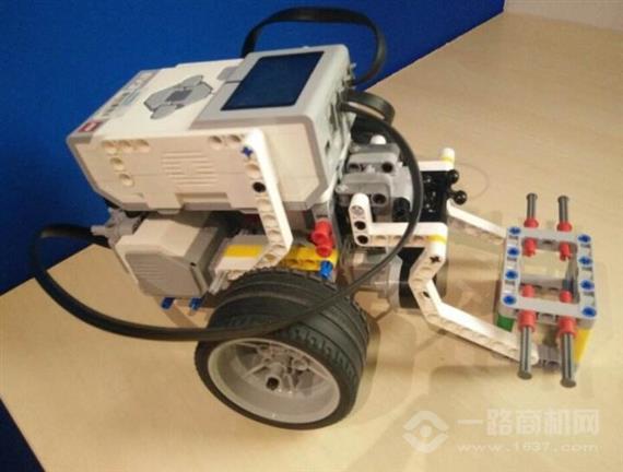 鲁伯特智工坊机器人科技教育