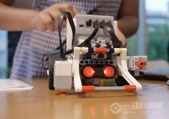 熊小子机器人教育