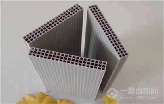 蓝河湾中空塑料模板