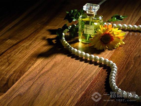 董家工艺地暖实木地板