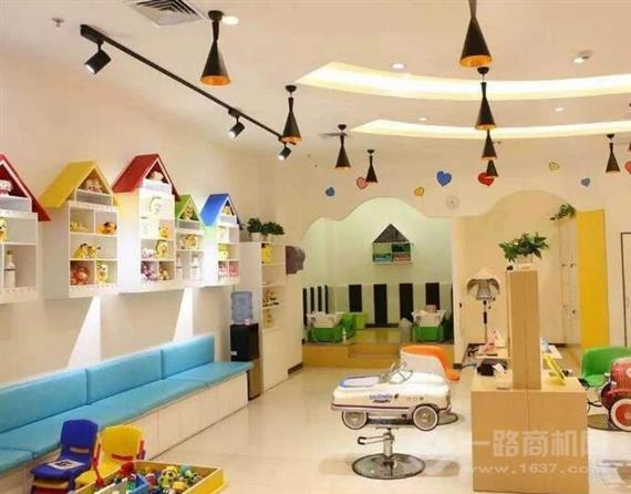 魔发咔咔儿童美发乐园