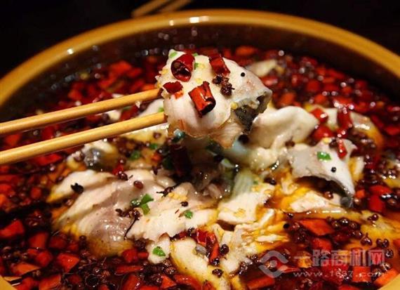 龙人居水煮三峡鱼