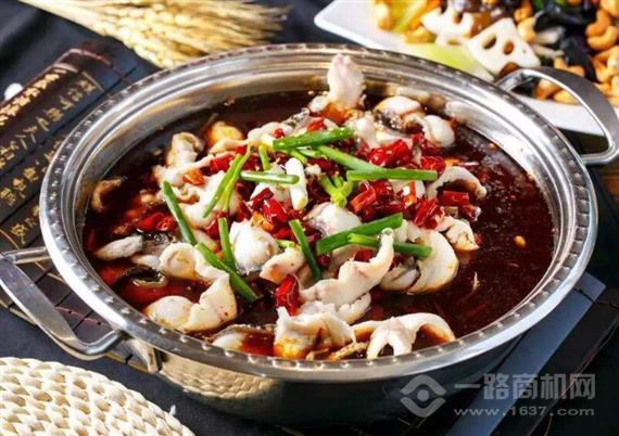 龙人居水煮三峡鱼