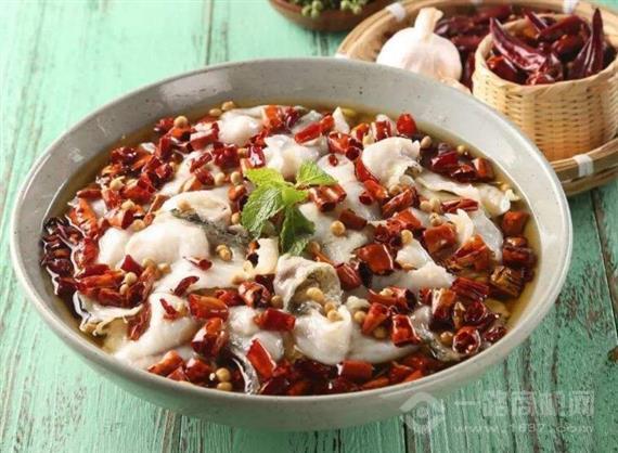 龙人居水煮三峡鱼