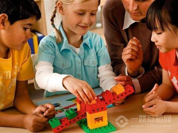 艾迪创客机器人俱乐部