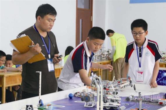 萝卜思机器人教育