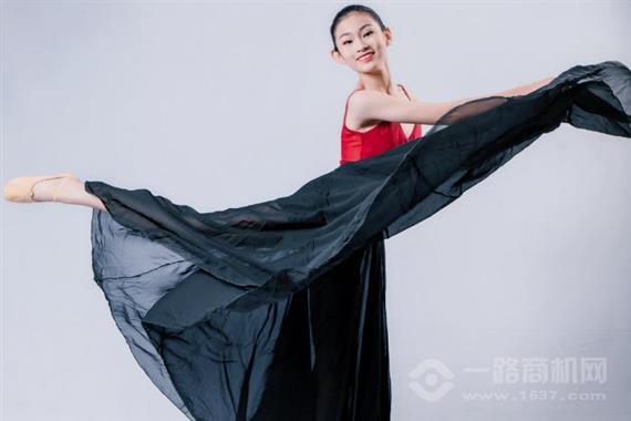 馨月之星少儿舞蹈