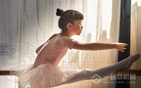 馨月之星少儿舞蹈