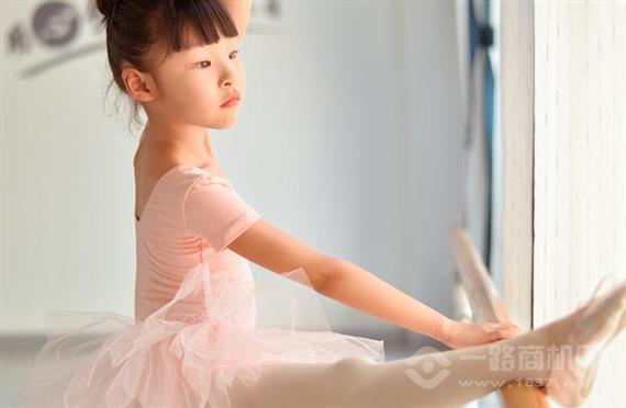 馨月之星少儿舞蹈