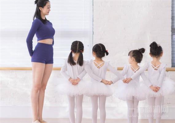 芭芭兔国际儿童艺术中心