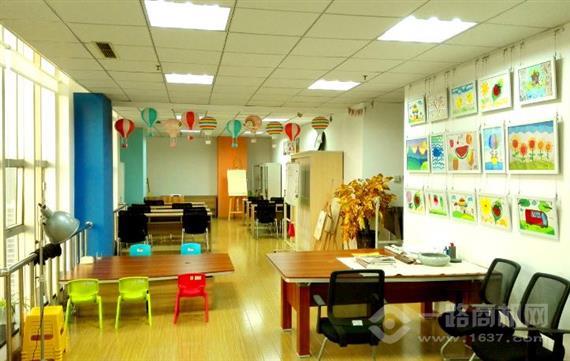 卿风国际美术教育