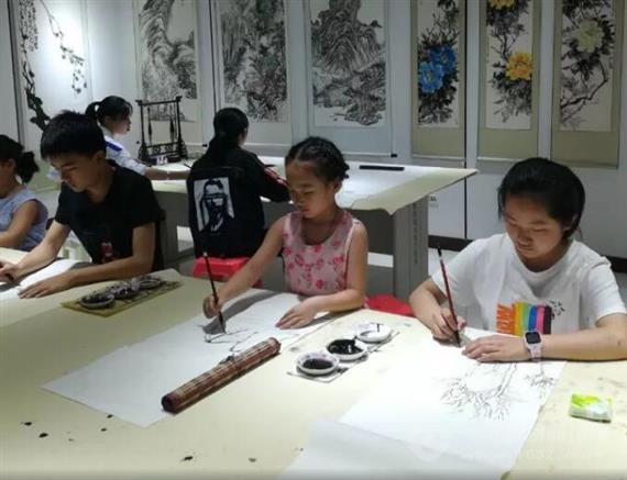 童创作国际美术