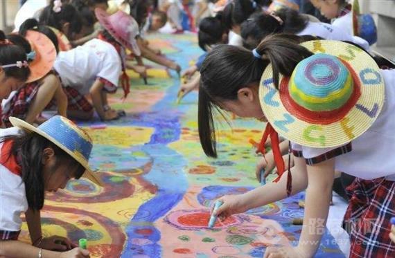 童创作国际美术