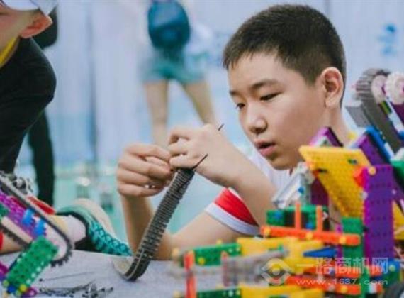 威咔机器人俱乐部