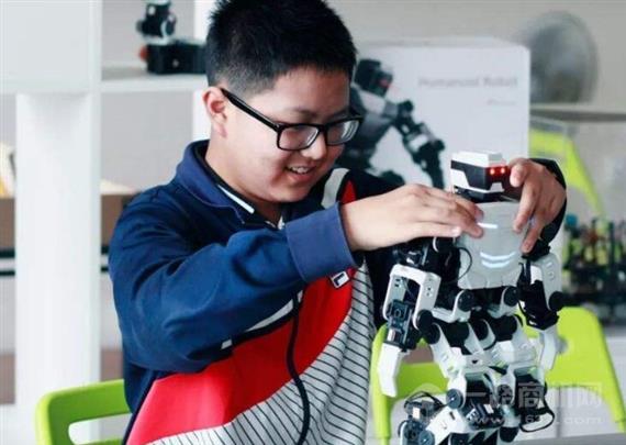 威咔机器人俱乐部