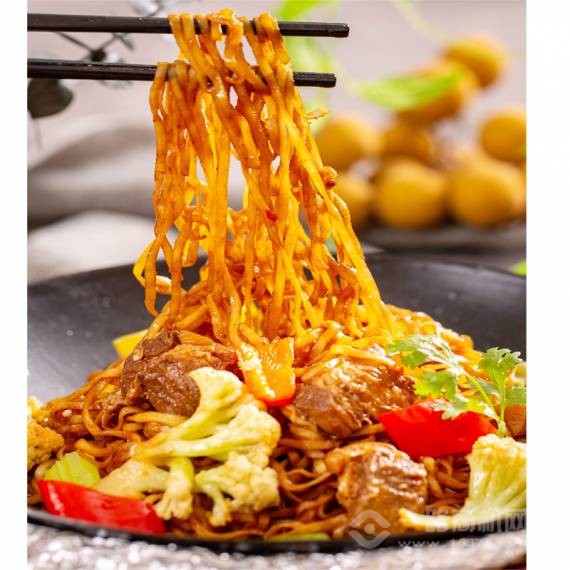 滋溜溜铁锅焖面