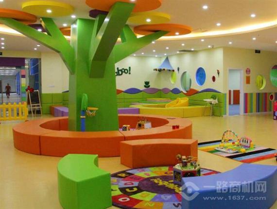 小门牙托育早教中心