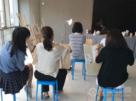 爱艺屋美术教育