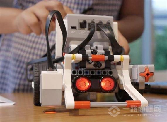 爱熊斯坦STEAM创客中心