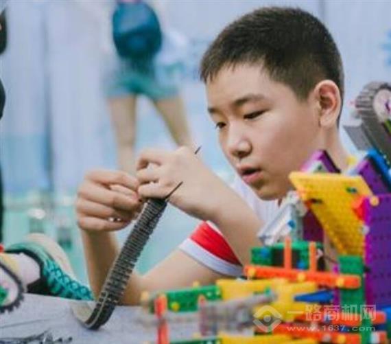 爱熊斯坦STEAM创客中心