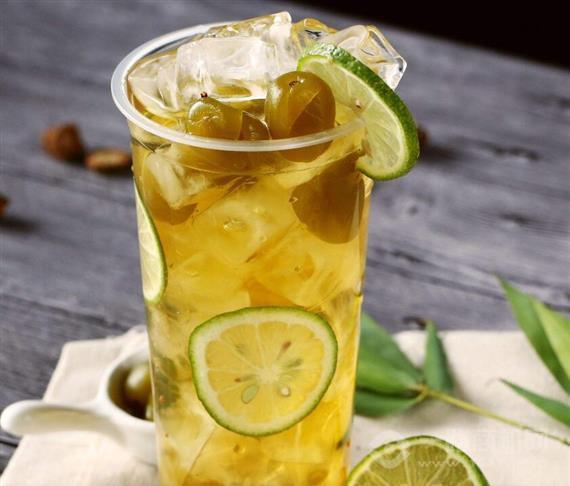 揸打新鲜水果茶