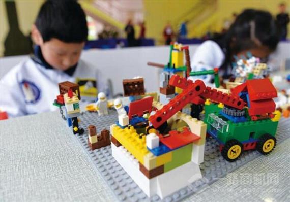 摩玩创客乐高教育