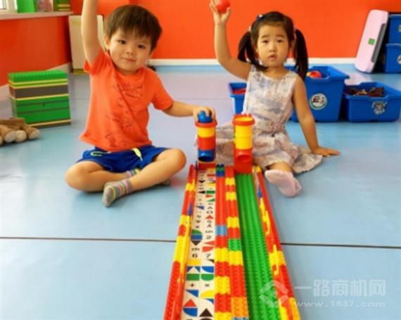 摩玩创客乐高教育