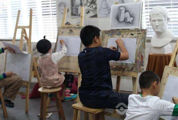 泛橙国际少儿艺术中心