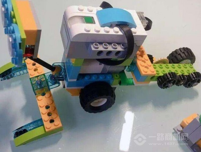 奇思乐高机器人教育加盟