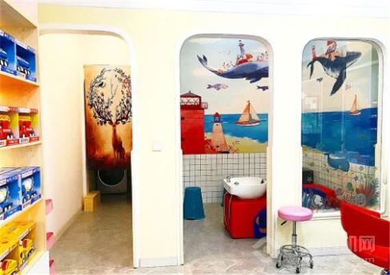 棒棒糖宝贝儿童理发店