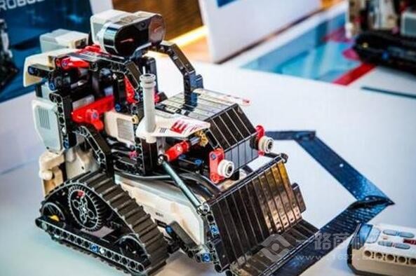 領動樂高機器人