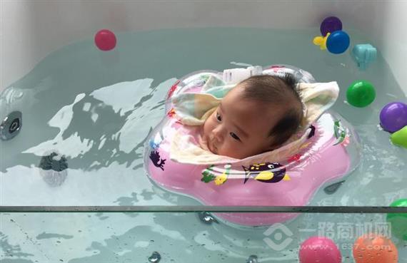 爸爸快来亲子游泳中心