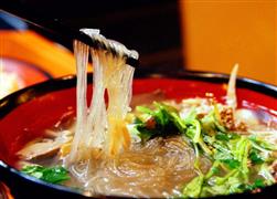 悠然自得老鴨粉絲湯