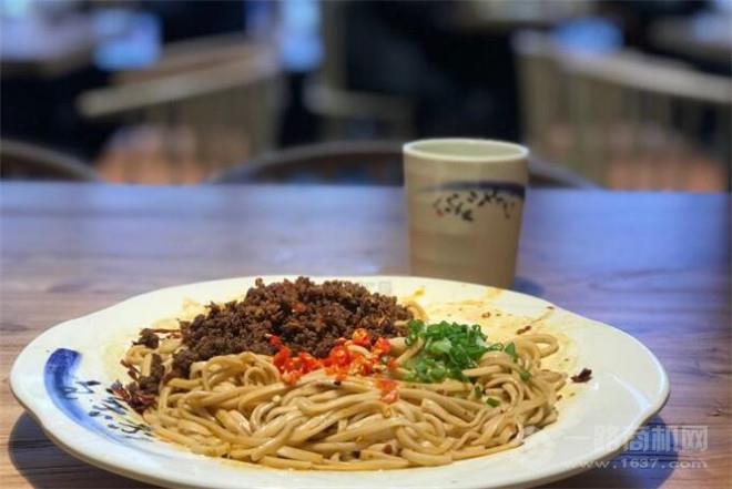 面吃官燃面馆加盟