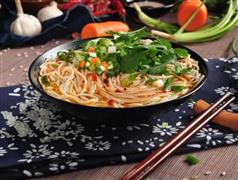 瑤家妹子過橋米線