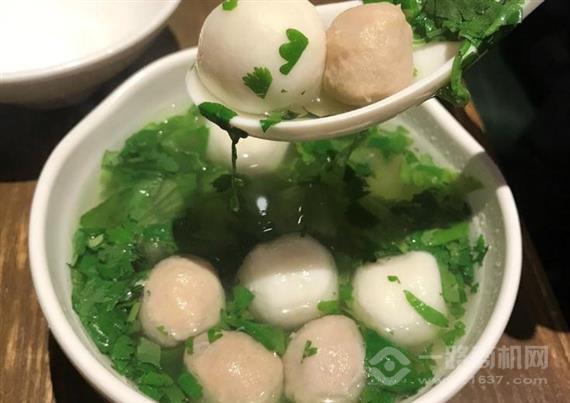 手劲鱼丸馄饨铺