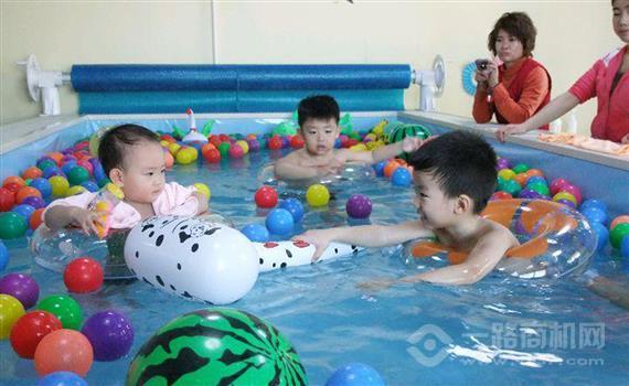 花漾妈咪婴儿游泳中心