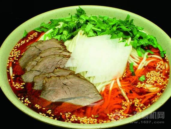 阳二牛拉牛肉面