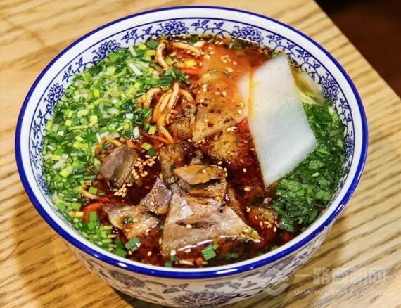 阳二牛拉牛肉面